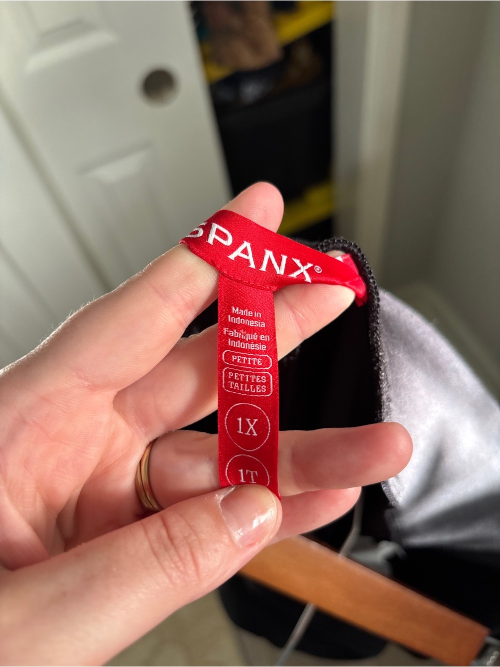 Spanx AirEssentials Black Barrel Pant 1X petite - Picture 5 of 6